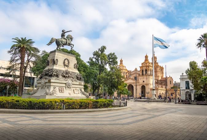 How Much Do You Need to Get an Argentina Investor Visa?